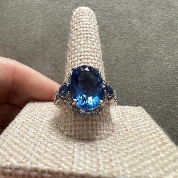 Colleen Lopez Jewelry - Color Change Florite Ring 6.79ct by Colleen Lopez